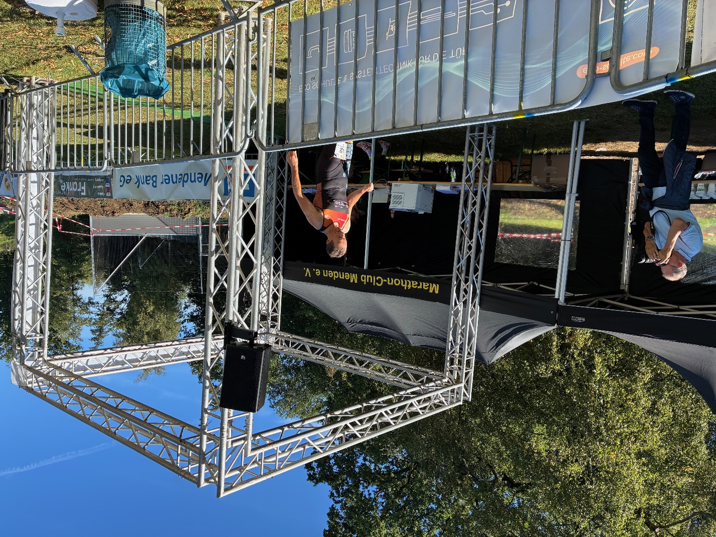 2025 09 06 Cross Triathlon Menden Zieleinlauf Dinklage