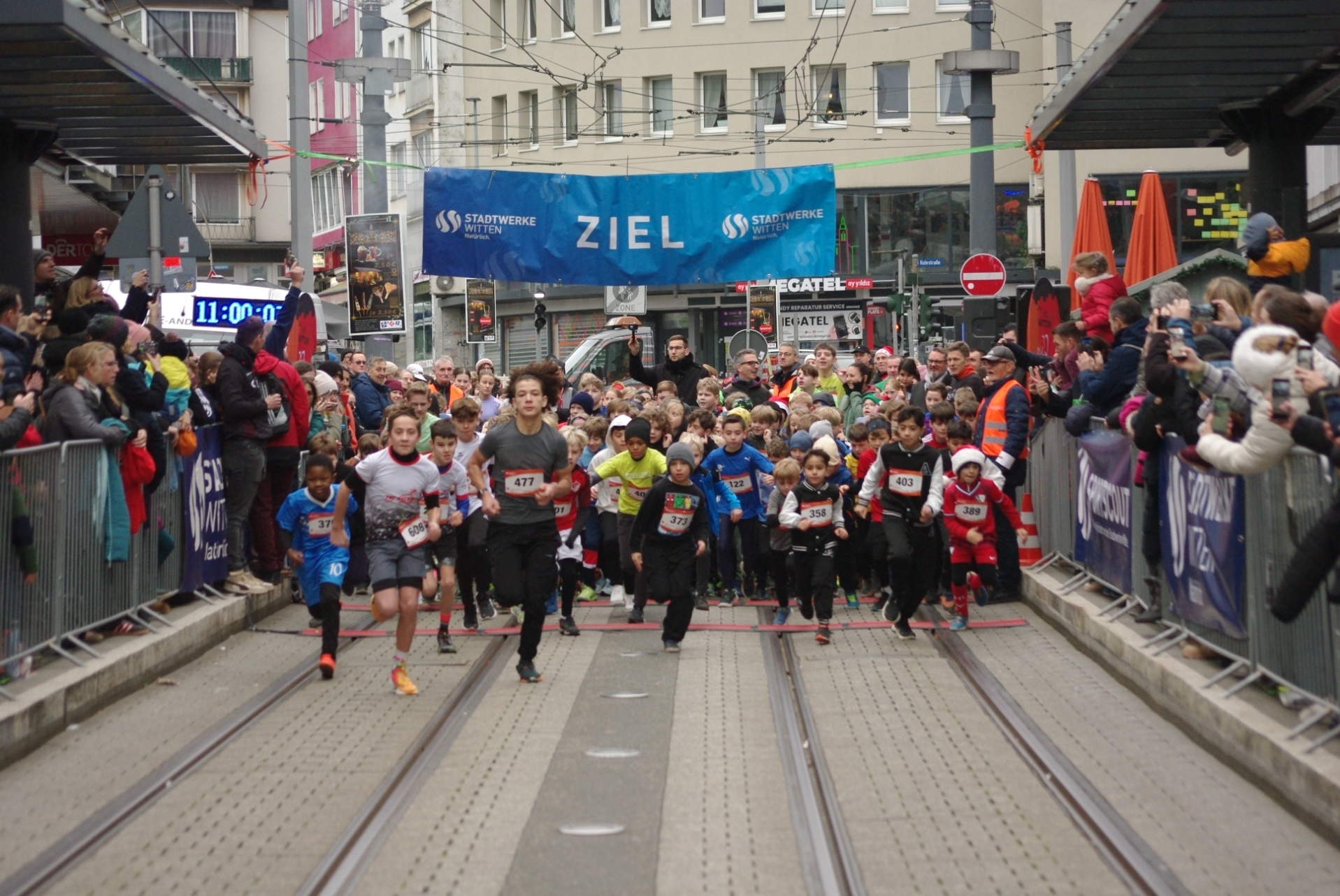20251214 Weihnachtslauf Start Schüler