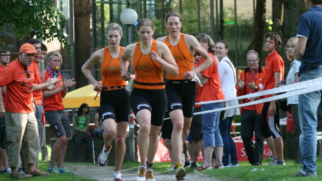 Beifall vom PV: Mitglieder feuern AVU-Damenteam an