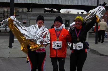 Jenny und Karin nahmen Karsten in die Mitte