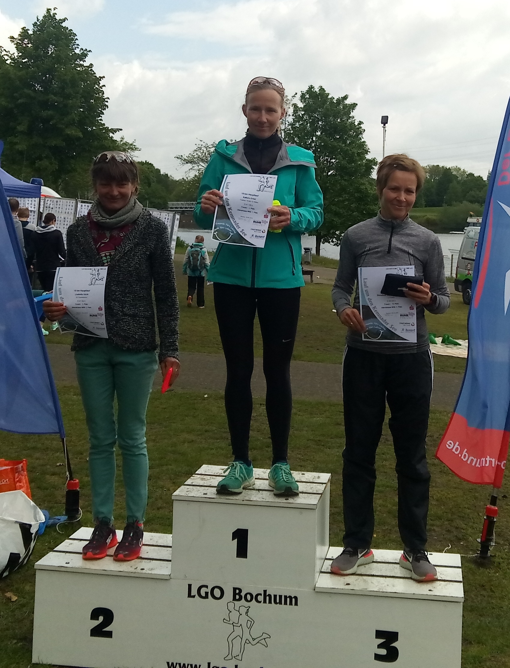 Kathrin Ernst, eingerahmt von Liudmila Uzick und Dorothee Sandkühler Daniel Kathrin Ernst Kemnader See