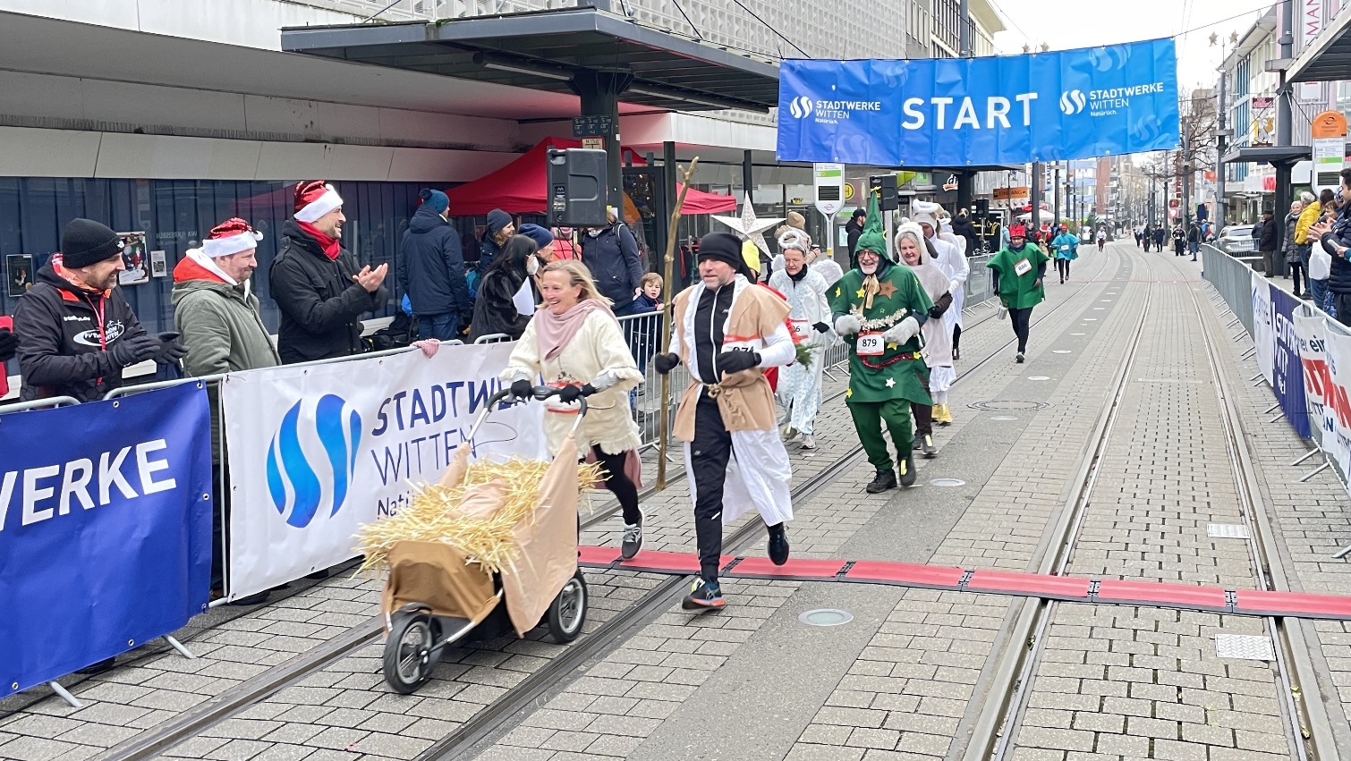 2022 12 11 Weihnachtslauf 10 km Kostüm