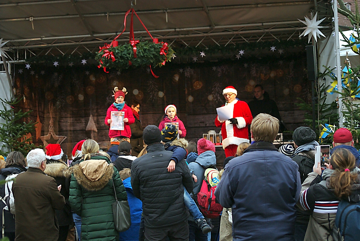 2022 12 11 Weihnachtslauf Siegerehrung Kinder