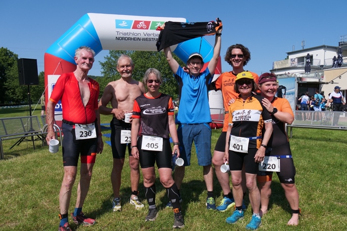 2023 06 04 Triathlon Hagen Gruppenfoto Kurz und Volksdistanz
